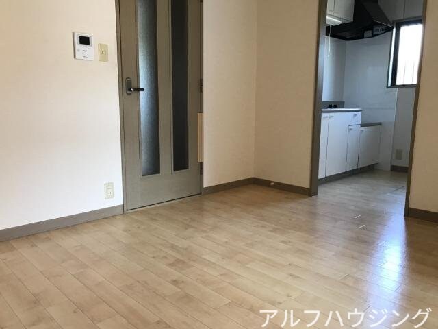 物件内観写真7　(リビング)