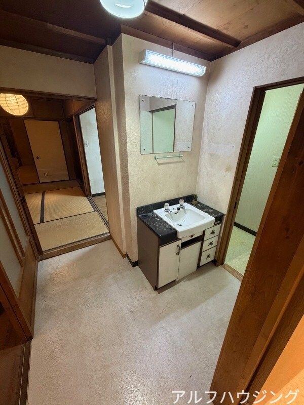 物件内観写真15　(洗面所)