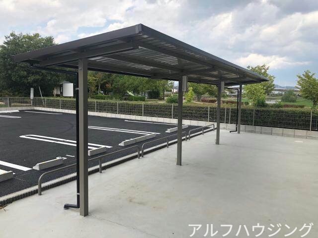 物件外観写真4　(駐輪場)