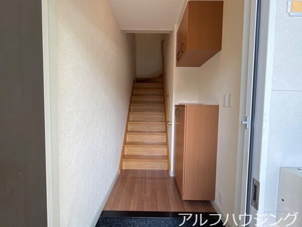 玄関(下駄箱)