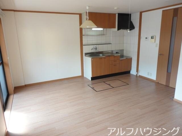 物件内観写真6　(リビング)