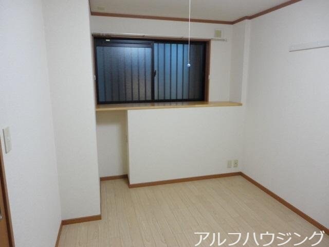 物件内観写真9　(洋室)