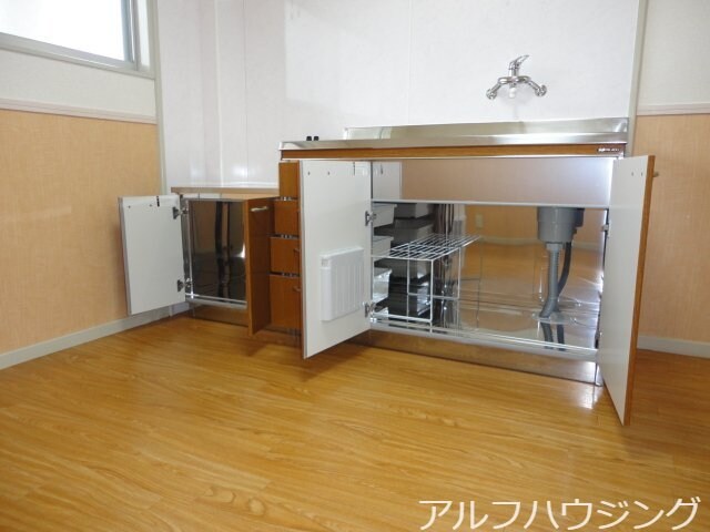 物件内観写真6　(収納)