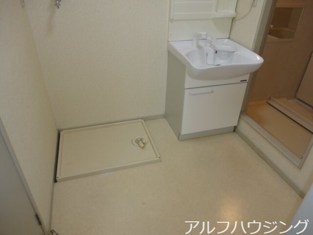 物件内観写真11　(室内洗濯機置場)