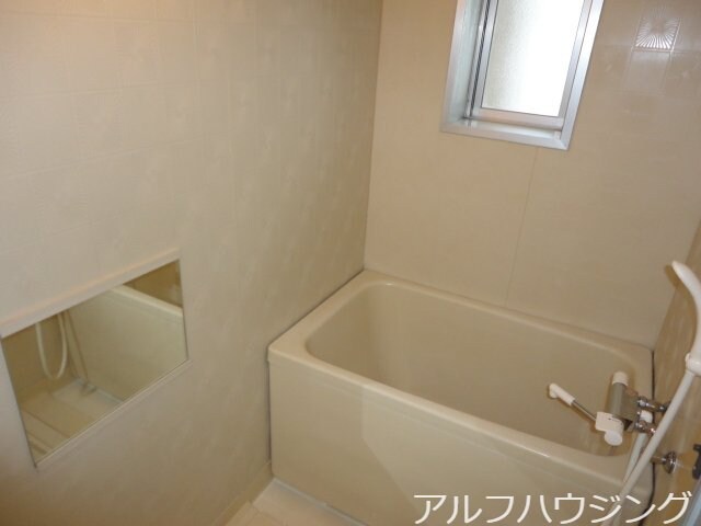 物件内観写真13　(ユニットバス)