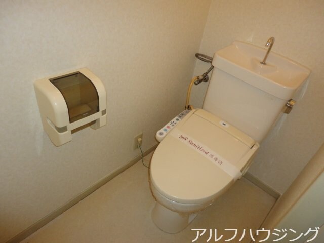 物件内観写真14　(シャワー付トイレ)