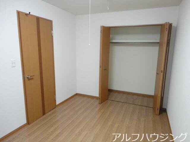 物件内観写真11　(クローゼット)