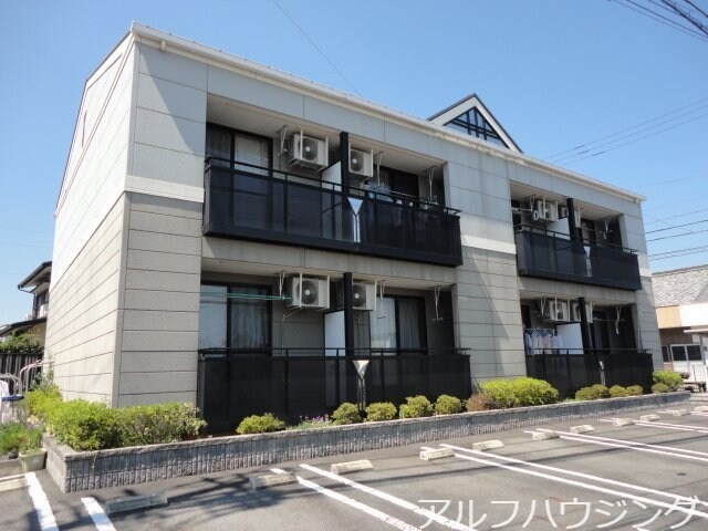 物件外観写真2　(外観写真（昼）)