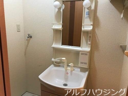 物件内観写真12　(洗髪洗面化粧台)