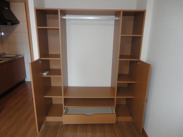 物件内観写真4　(収納)