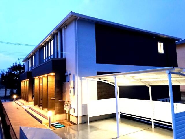 物件内観写真7　(外観写真（夜）)