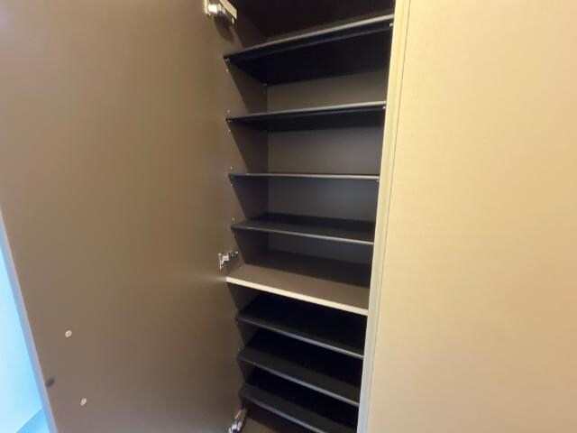 物件内観写真18　(下駄箱)