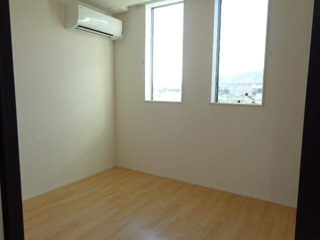 物件内観写真5　(洋室)