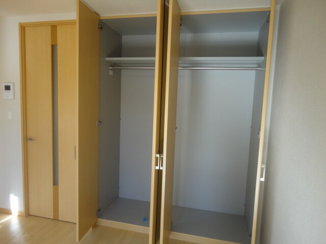 物件内観写真4　(クローゼット)