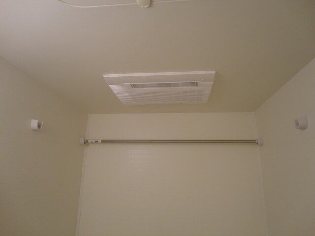 物件内観写真8　(浴室乾燥機)