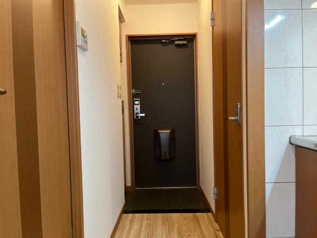 物件内観写真17　(玄関)