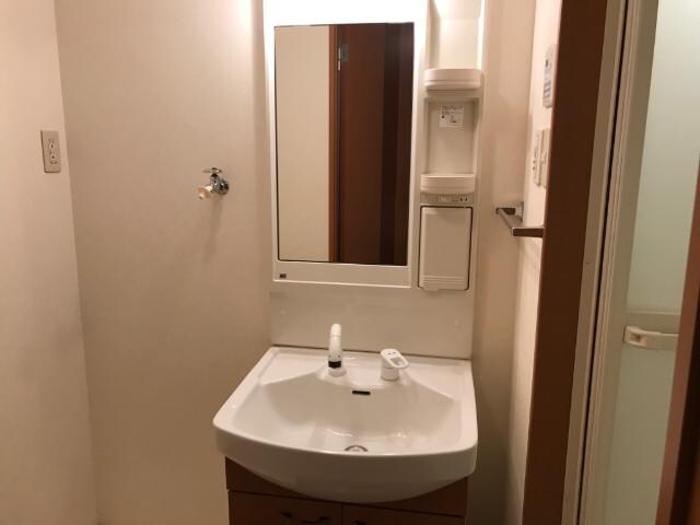 物件内観写真12　(洗髪洗面化粧台)