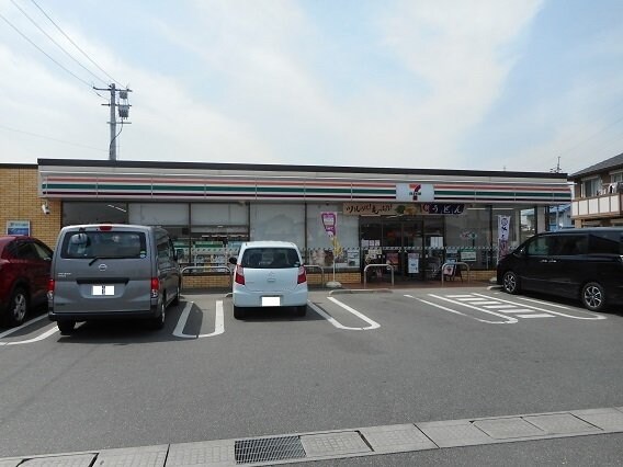 物件外観写真3　(セブンイレブンまで800m)