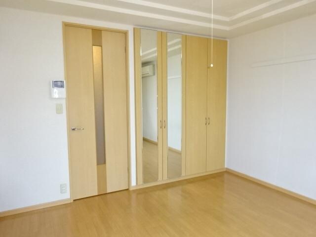 物件内観写真11　(洋室)