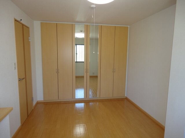 物件内観写真13　(洋室)