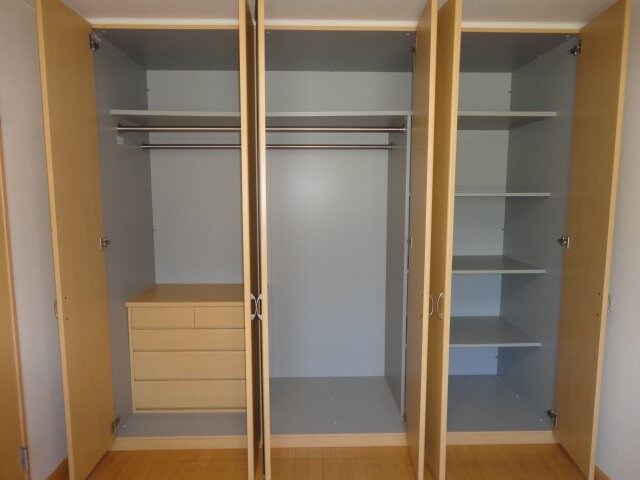 物件内観写真14　(クローゼット)