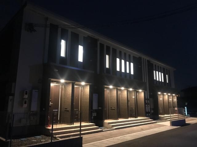 物件外観写真3　(外観写真（夜）)