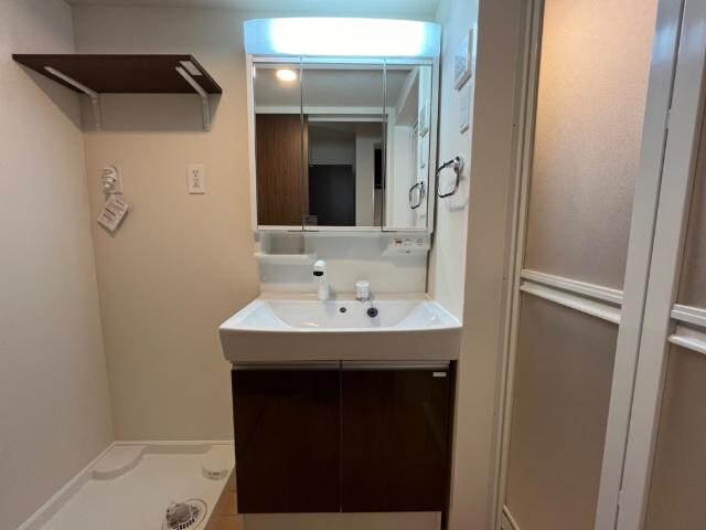 物件内観写真12　(洗髪洗面化粧台（イメージ）)