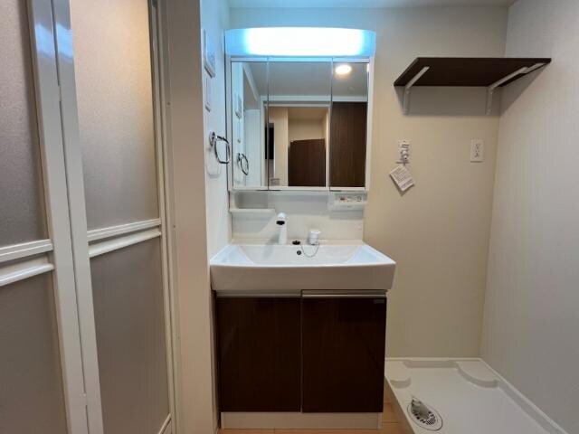 物件内観写真13　(洗髪洗面化粧台（イメージ）)