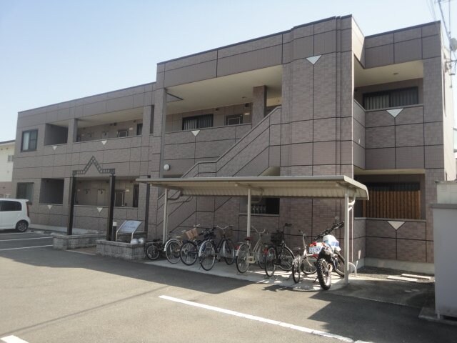 物件外観写真1　(外観写真（昼）)