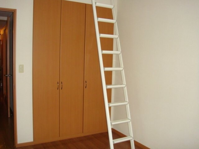 物件内観写真13　(ロフト用梯子)