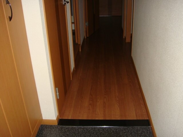 物件内観写真25　(玄関)