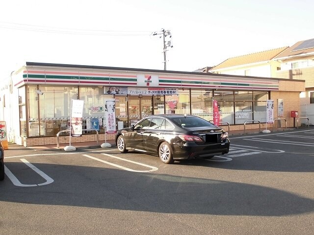 物件外観写真7　(セブンイレブン福山東手城３丁目まで750m)