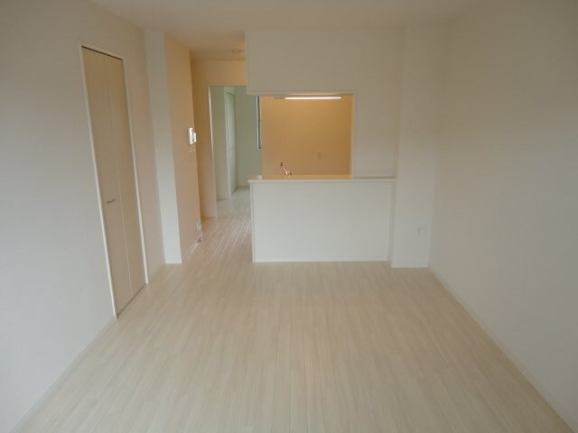 物件内観写真9　(ＬＤＫ（12.6帖）)