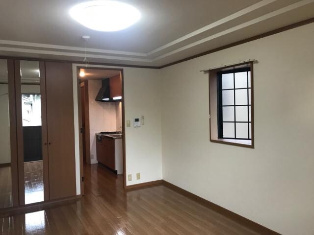 物件内観写真3　(洋室)