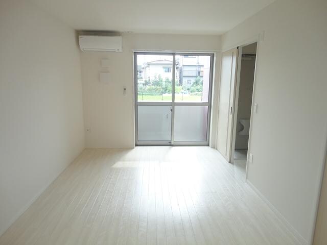 物件内観写真10　(ＬＤＫ（12.6帖）)