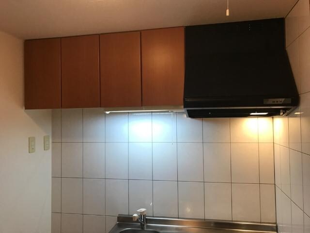 物件内観写真9　(吊り戸棚)