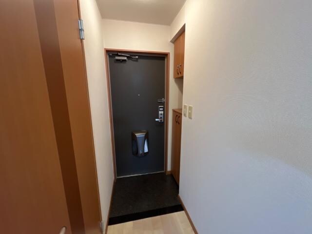 物件内観写真18　(玄関)