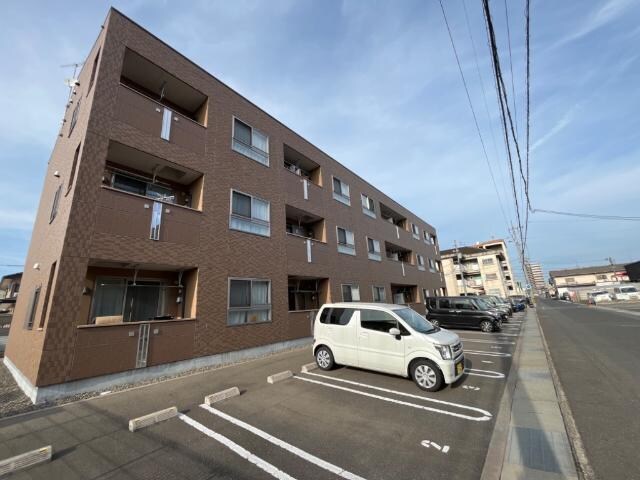 物件外観写真1　(外観写真（昼）)