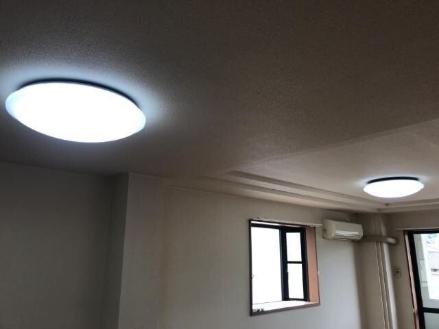 物件内観写真8　(リモコン付LED照明)