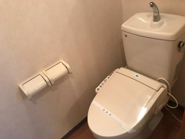 物件内観写真15　(シャワー付トイレ)