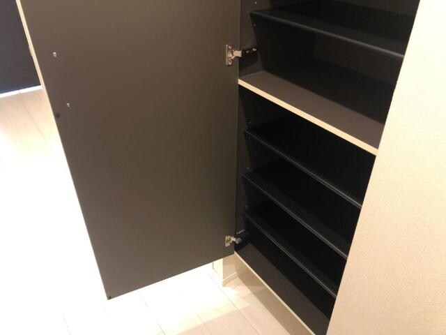 物件内観写真18　(下駄箱)
