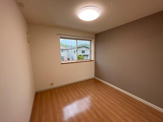 物件内観写真14　(洋室)