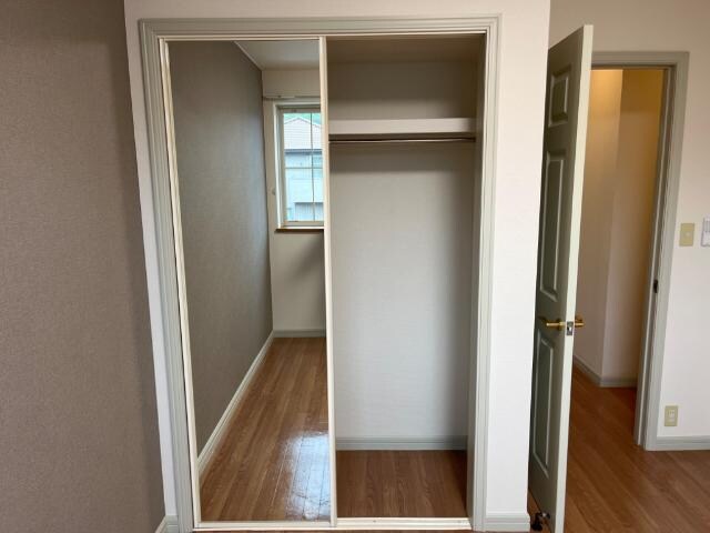 物件内観写真16　(洋室クローゼット)
