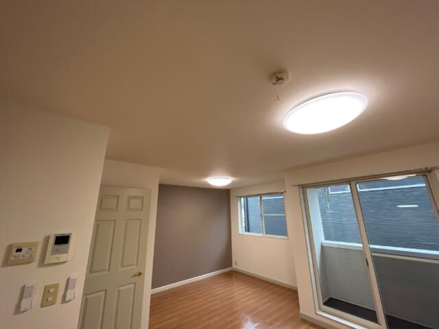 物件内観写真19　(リモコン付LED照明)