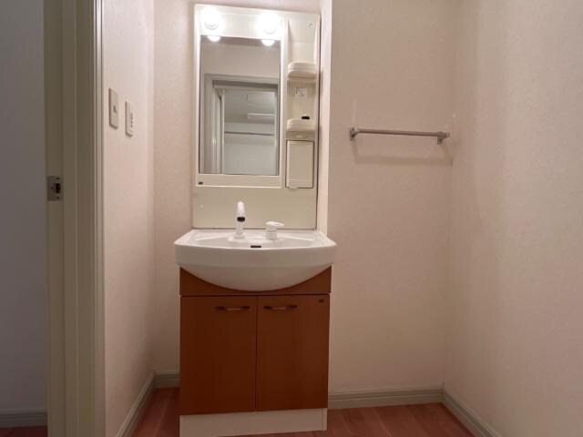 物件内観写真22　(洗髪洗面化粧台)