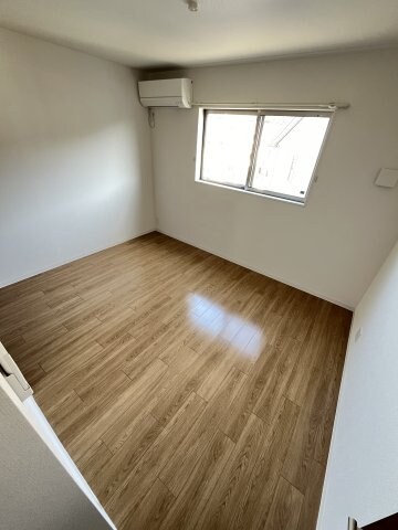 物件内観写真10　(ゆったり過ごせる居間です)