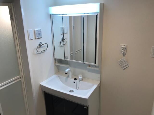 物件内観写真15　(洗髪洗面化粧台)