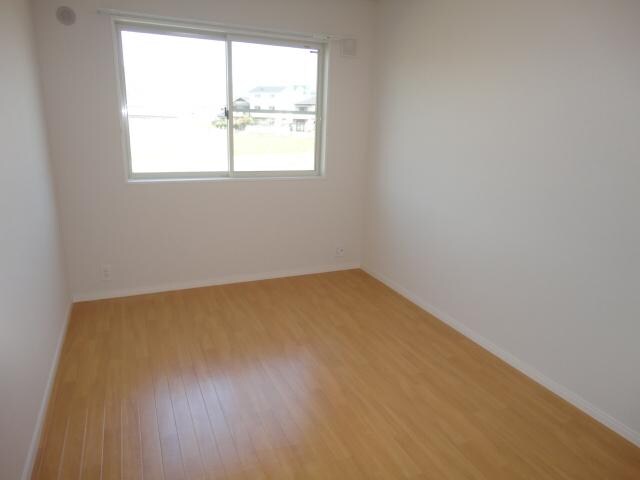 物件内観写真11　(洋室（6.7帖）)