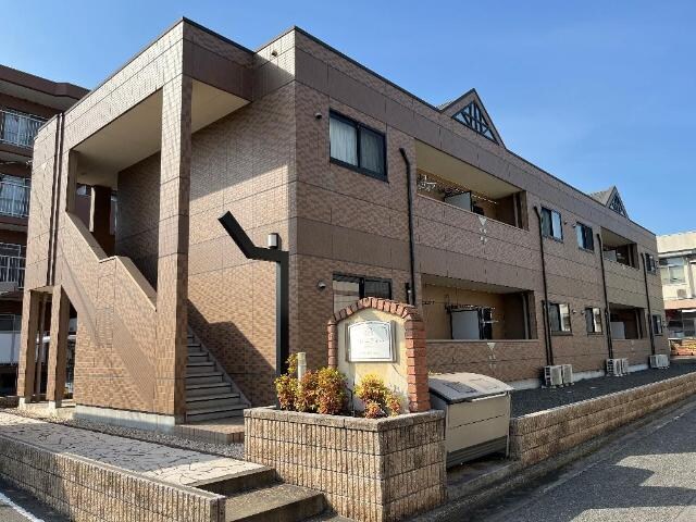 物件外観写真1　(外観写真（昼）)