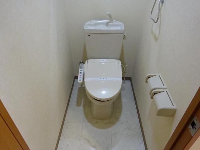 物件内観写真14　(シャワー付トイレ)